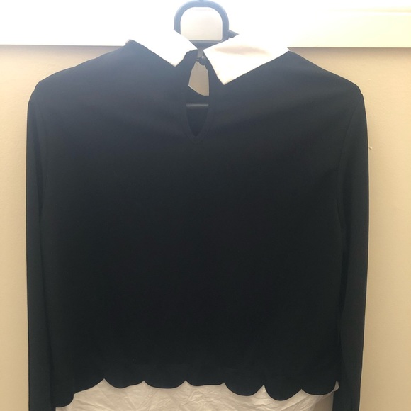 3/$20 Scalloped black & white collared blouse - Picture 5 of 5